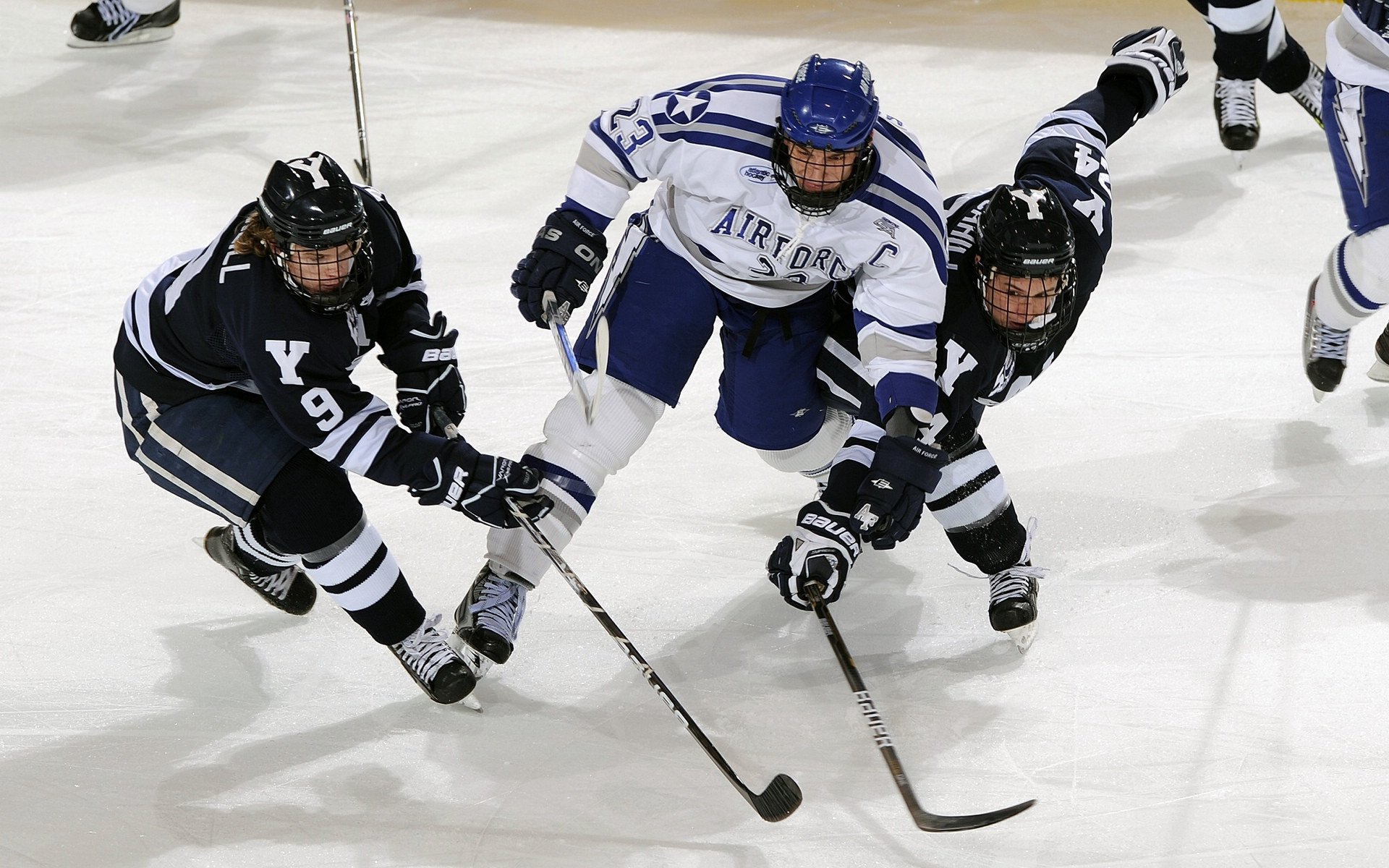 西甲：比利亚雷亚尔3-2逆转雷加利斯，场面刺激专业，比利亚雷亚尔vs